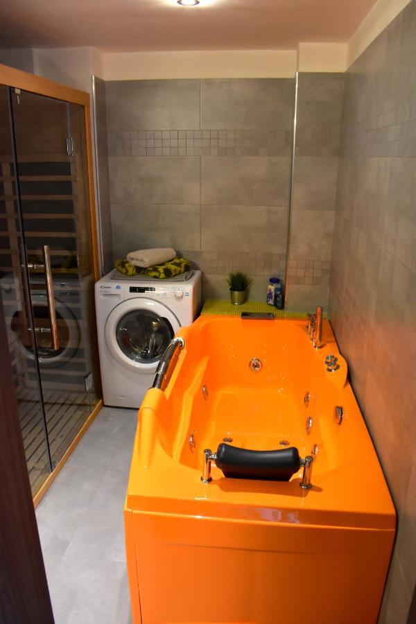 New Central Rooftop With Private Wellness, Sauna & Whirlpool Bath Prague Exterior photo